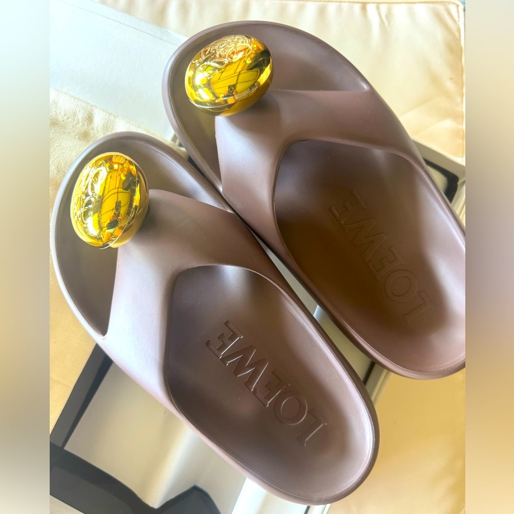 LOEWE PEBBLE SLIDE/SANDAL SZ 39